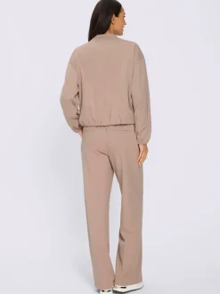 Tailleur pantalon forme blouson tendance