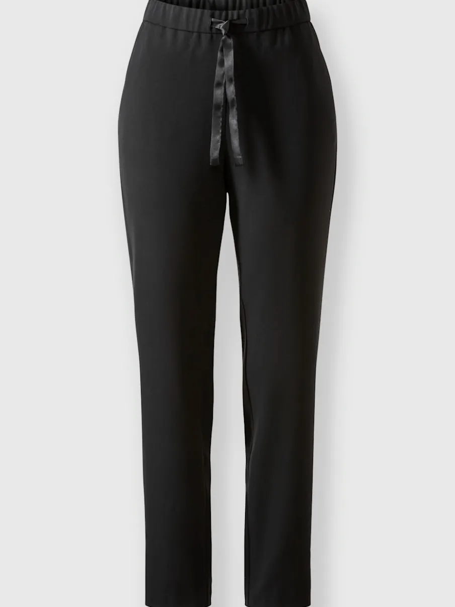 Tailleur pantalon jogging avec blazer et détails satinés