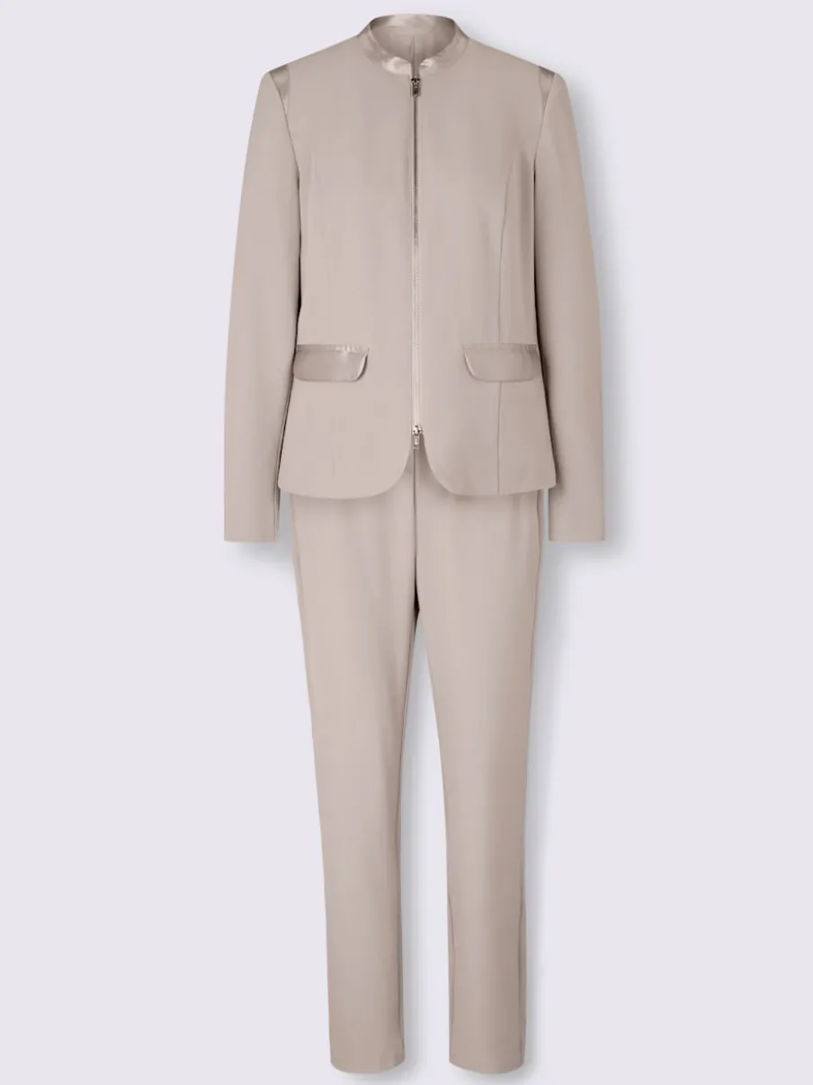 Tailleur pantalon jogging avec blazer et détails satinés