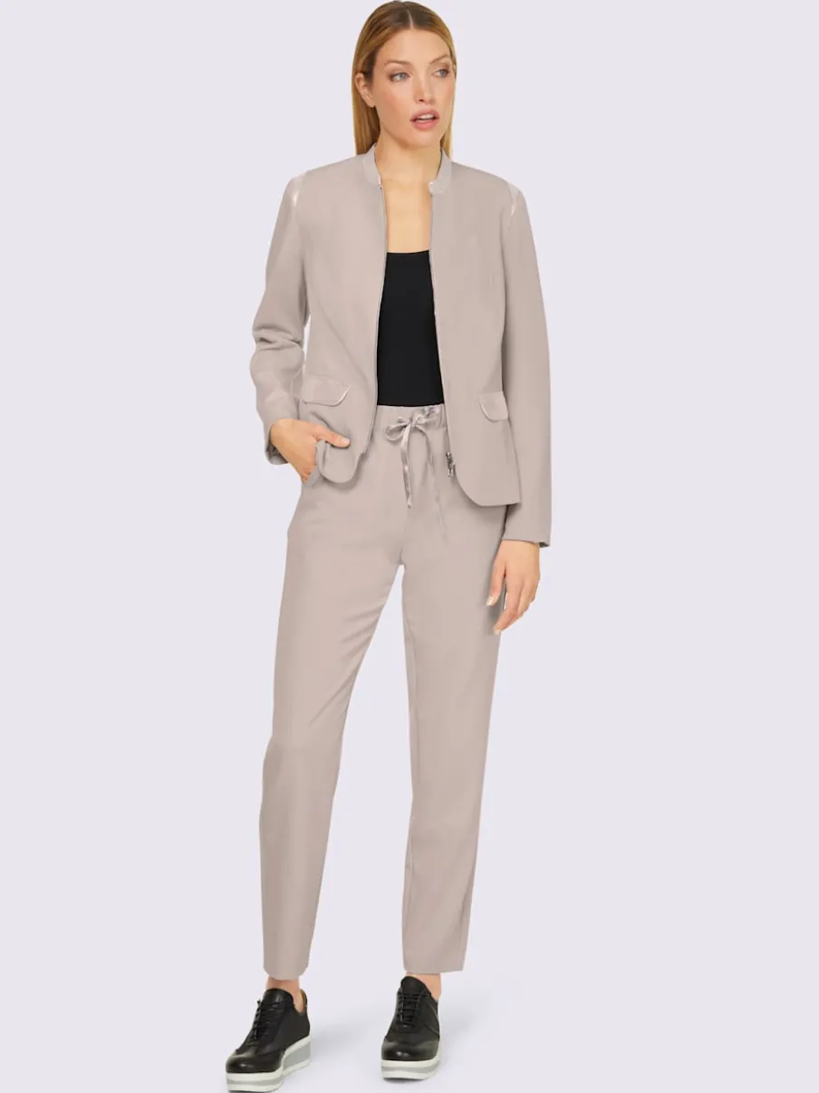 Tailleur pantalon jogging avec blazer et détails satinés