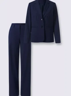 Tailleur pantalon modèle classique élégant