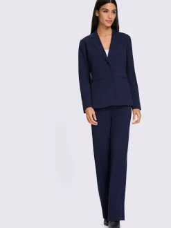 Tailleur pantalon modèle classique élégant