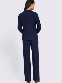 Tailleur pantalon modèle classique élégant