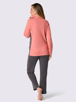 Tenue détente avec veste zippée à col revers et pantalon élastique