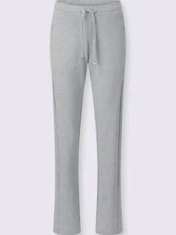 Tenue détente à col montant avec manches longues et détails brodés