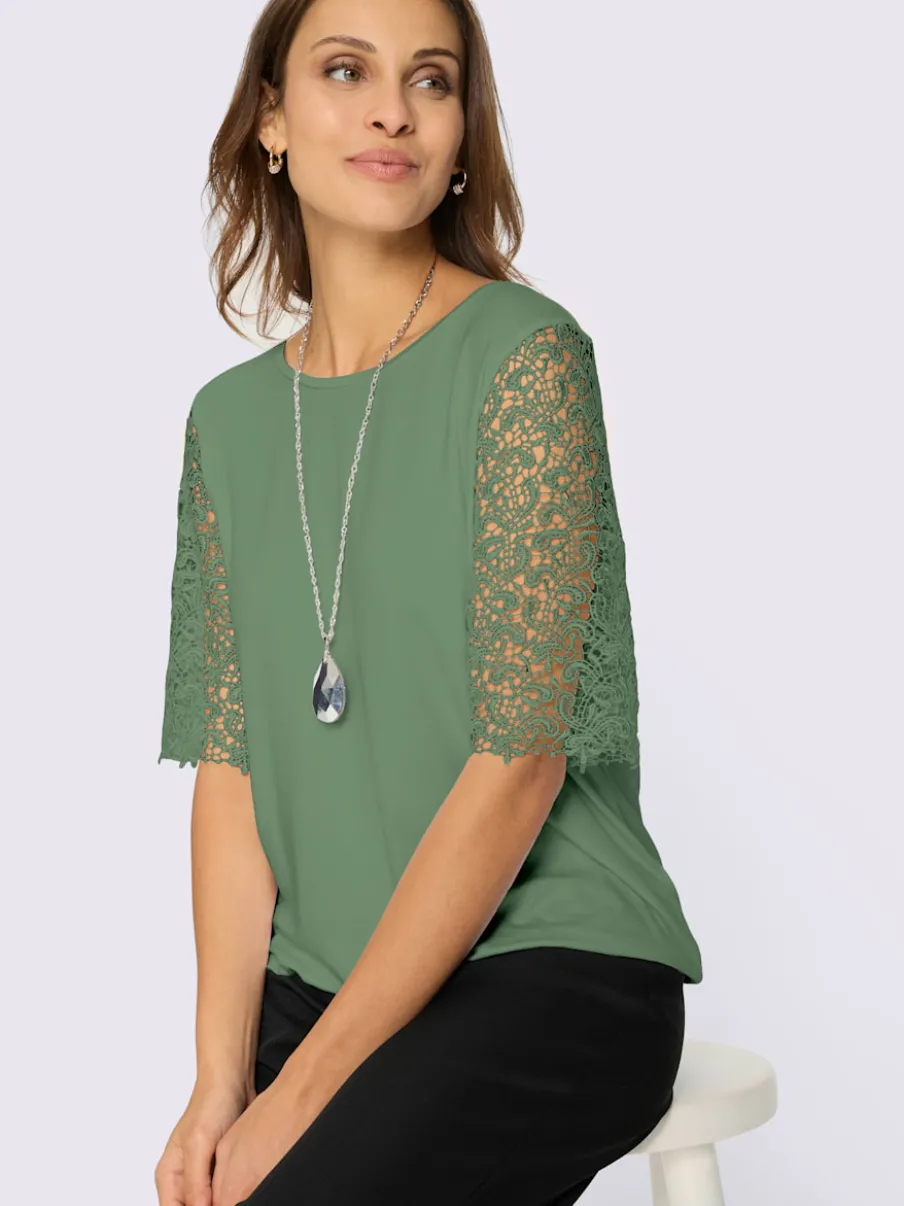 T-shirt avec manches en dentelle et finition décontractée