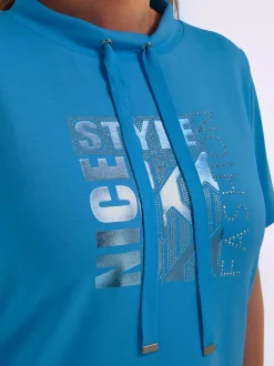 T-shirt à col montant avec imprimé brillant et pierres