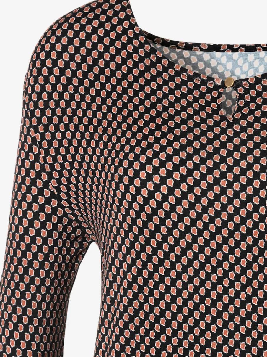 T-shirt à col rond avec petites ouvertures et bouton devant