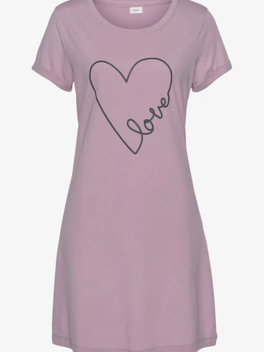 T-shirt de nuit confortable avec manches courtes et motif cœur