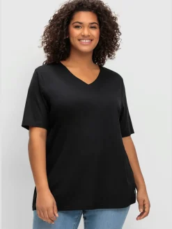 T-shirt encolure v tendance