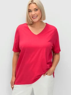 T-shirt encolure v tendance