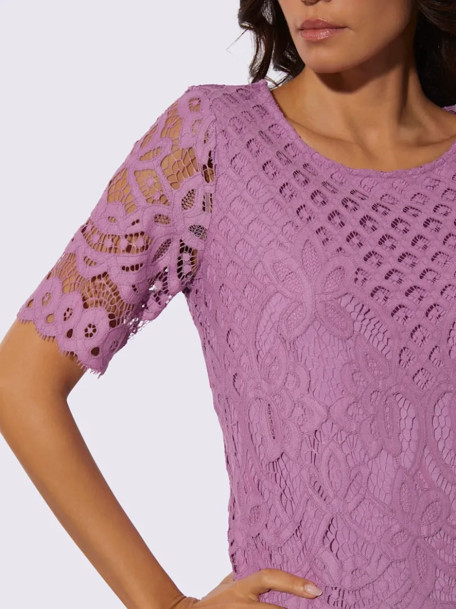 T-shirt en dentelle avec col rond et manches courtes