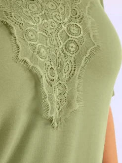 T-shirt en dentelle col v devant et au dos