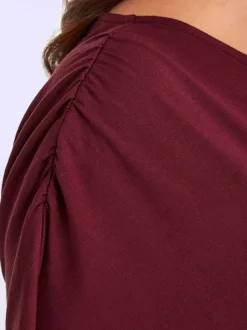 T-shirt en v encolure en v affinante