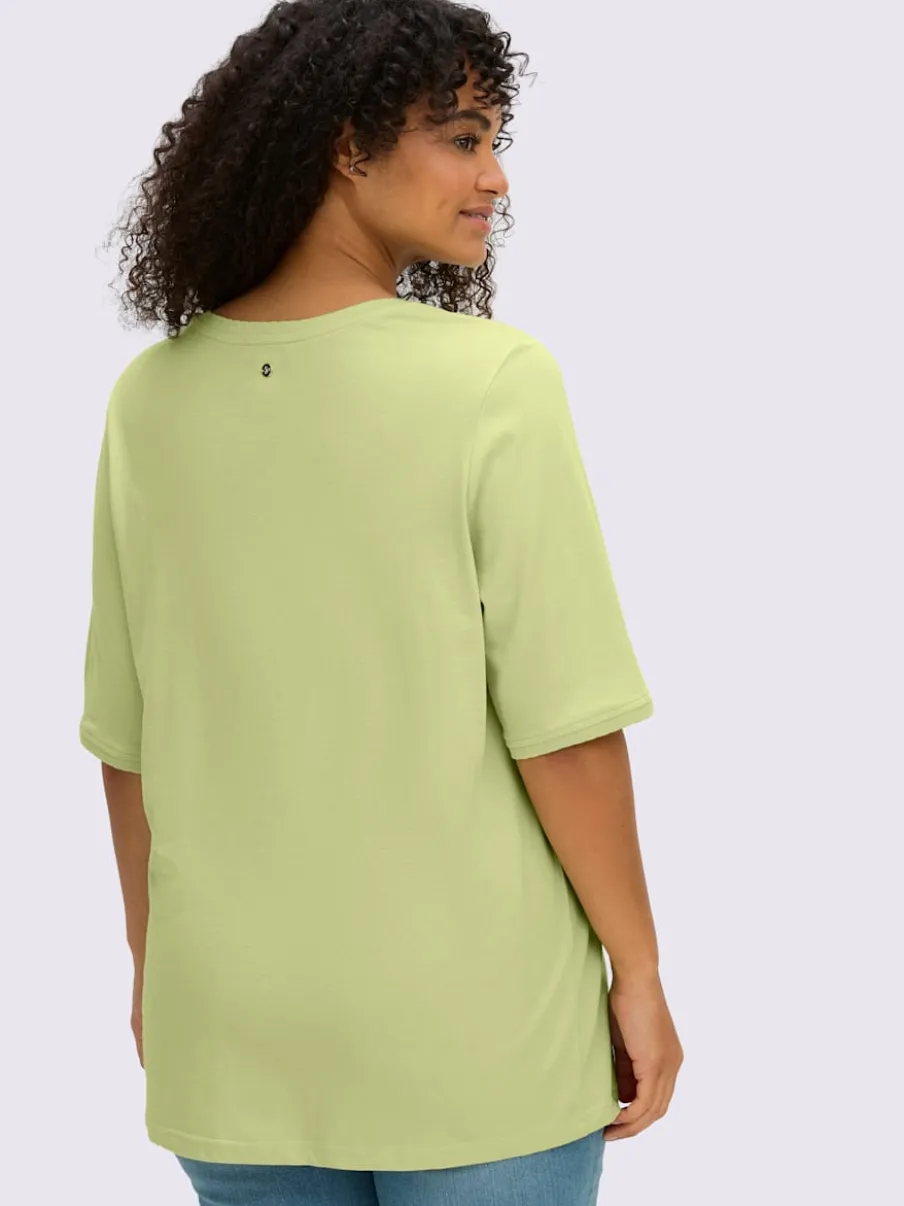 T-shirt en v encolure en v affinante