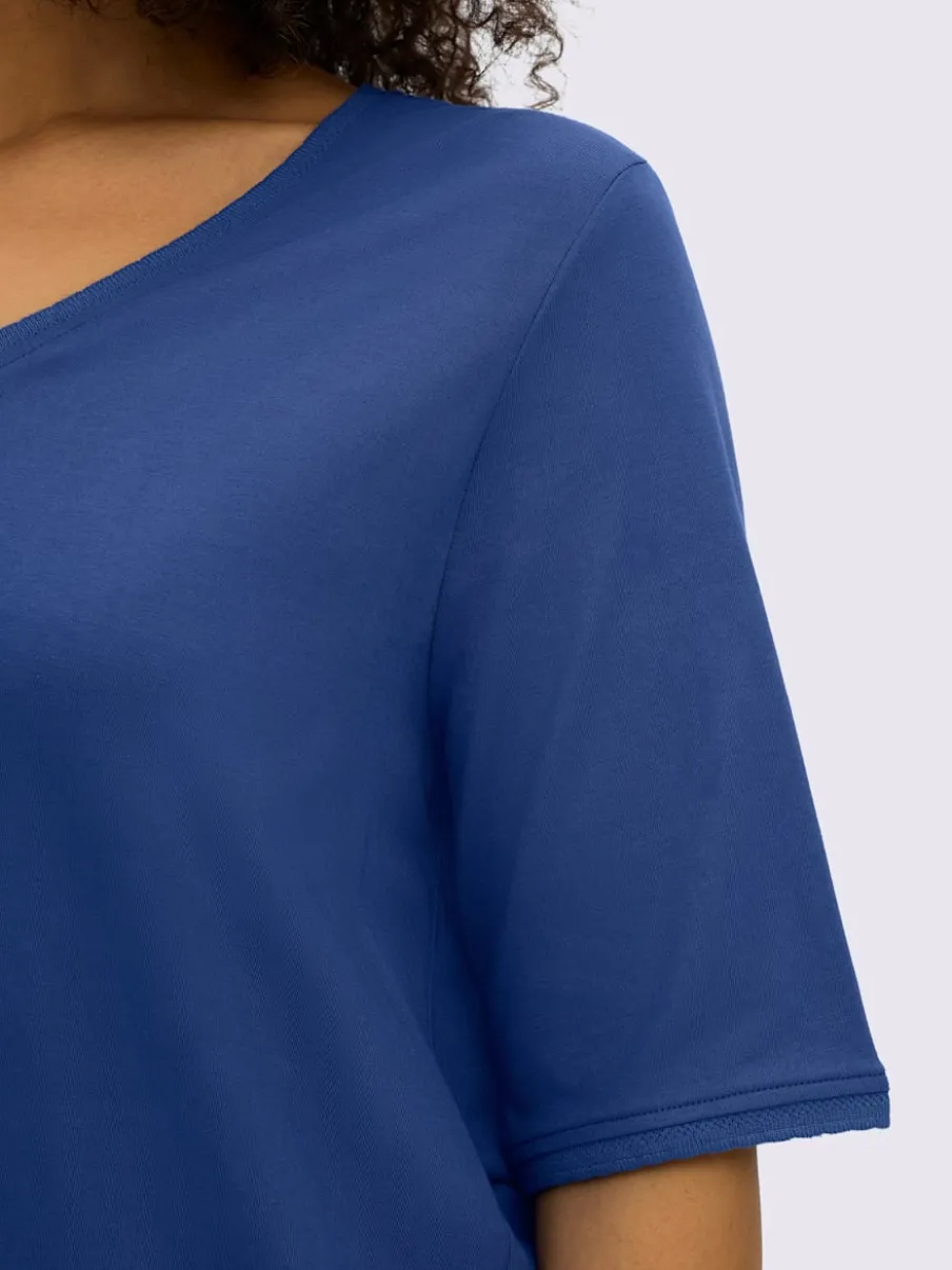 T-shirt en v encolure en v affinante