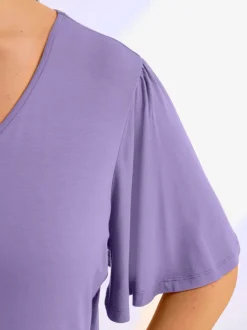 T-shirt en v manches chauve-souris affinantes