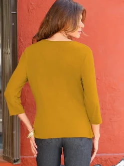 T-shirt femme avec col bénitier et manches 3/4 fluide