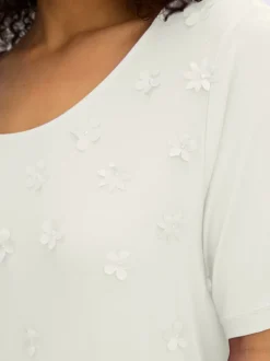 T-shirt fleurs en 3d