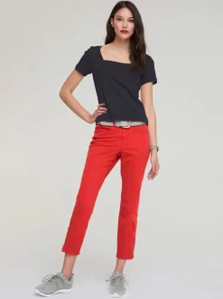 T-shirt à grande encolure carrée avec manches courtes et coupe ajustée