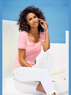 T-shirt à grande encolure carrée avec manches courtes et coupe ajustée