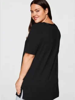 T-shirt long encolure en v affinante