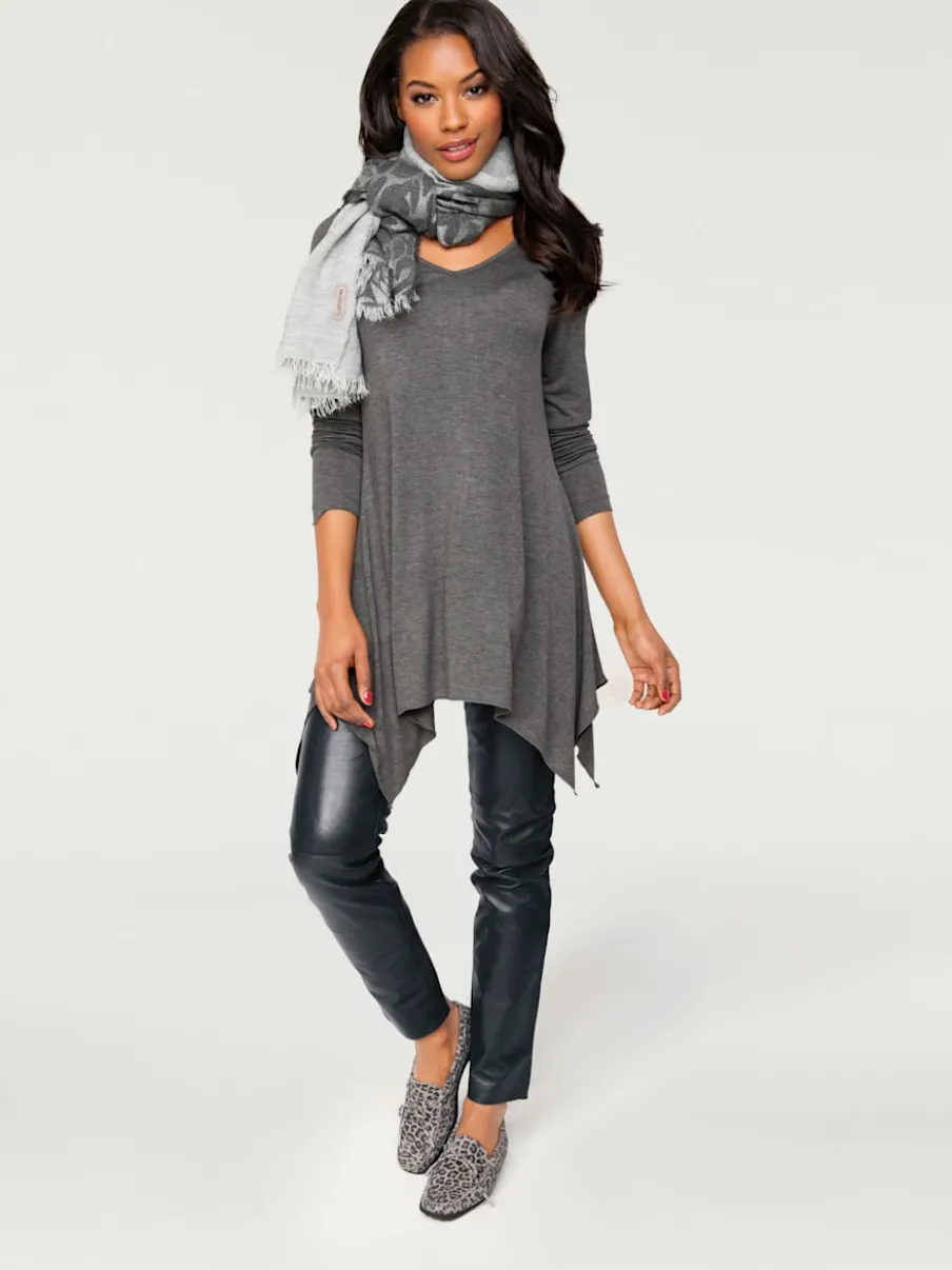 T-shirt long en V avec manches longues et finitions en pointe
