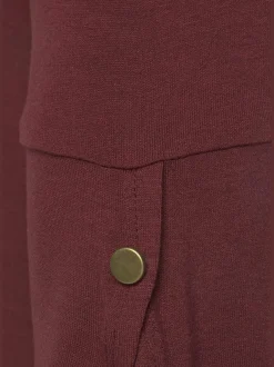 T-shirt à manches 3/4 avec boutons dorés et coupe décontractée