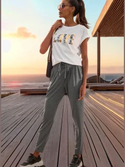 T-shirt à manches courtes avec encolure ronde et inscription imprimée