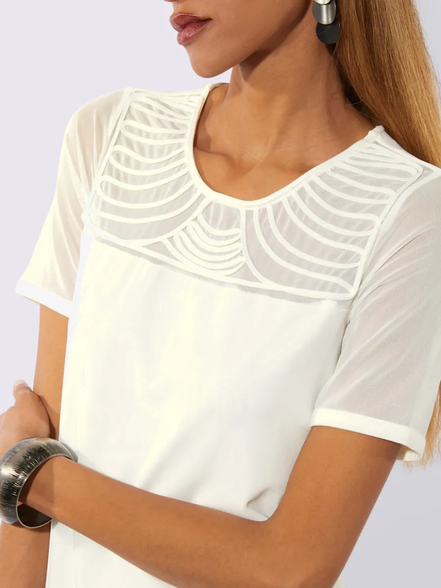 T-shirt à manches courtes avec empiècements en maille et rubans décoratifs