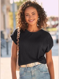 T-shirt à manches courtes avec encolure ronde et ourlet droit