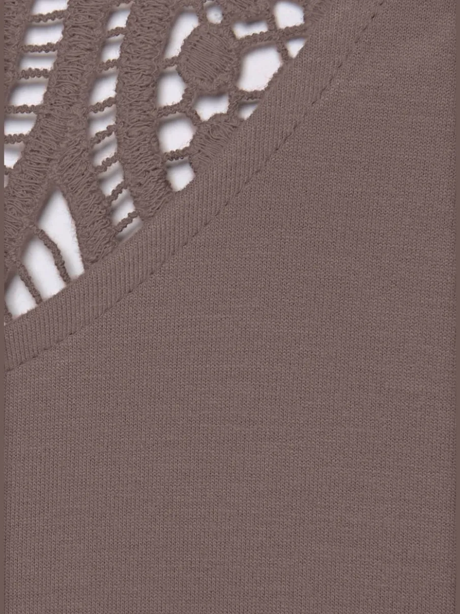 T-shirt à manches courtes avec empiècement crochet doux au dos