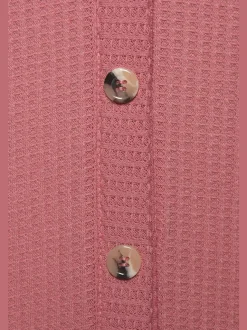 T-shirt à manches courtes avec patte de boutonnage et boutons imitation corne
