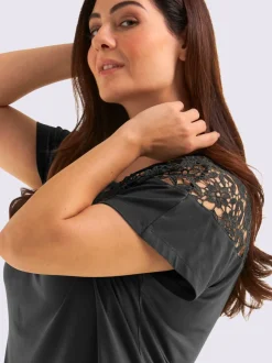 T-shirt à manches courtes empiècement en dentelle