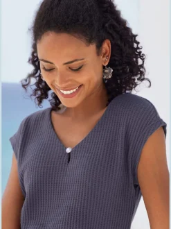 T-shirt à manches courtes encolure en V avec perle décorative