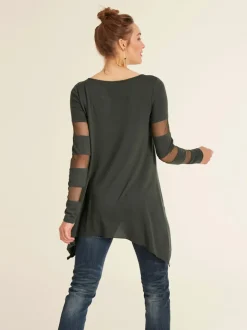 T-shirt à manches longues avec empiècements transparents flatteur