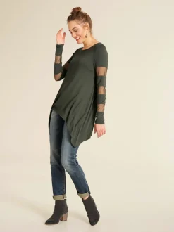 T-shirt à manches longues avec empiècements transparents flatteur