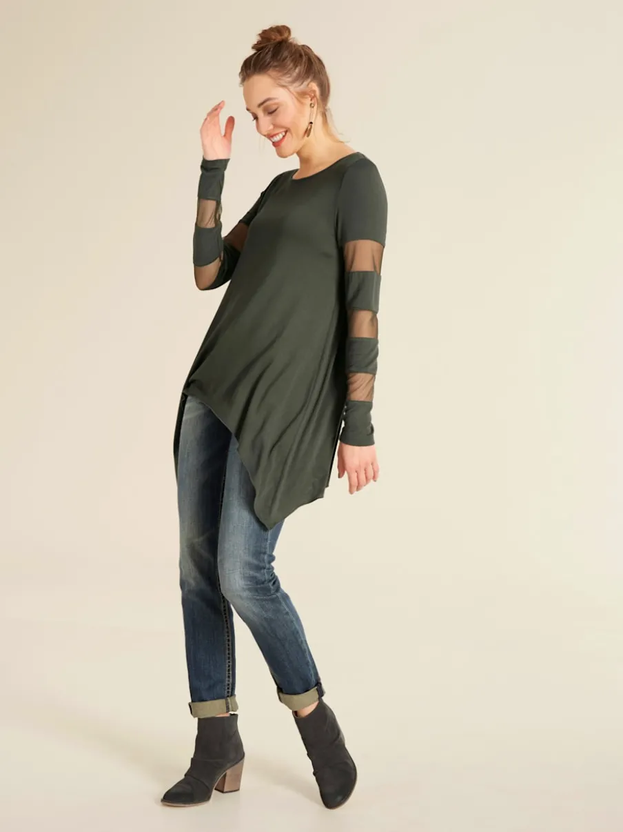 T-shirt à manches longues avec empiècements transparents flatteur
