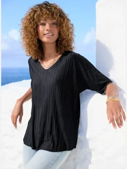 T-shirt plissé en tissu brillant avec col V et manches chauve-souris