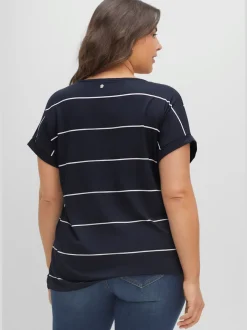 T-shirt à rayures encolure en v affinante