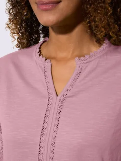 T-shirts avec dentelle aux manches et encolure ronde