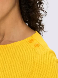 T-shirts manches courtes avec encolure ronde et bouton