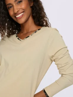 T-shirts à manches longues avec encolure en V animalier