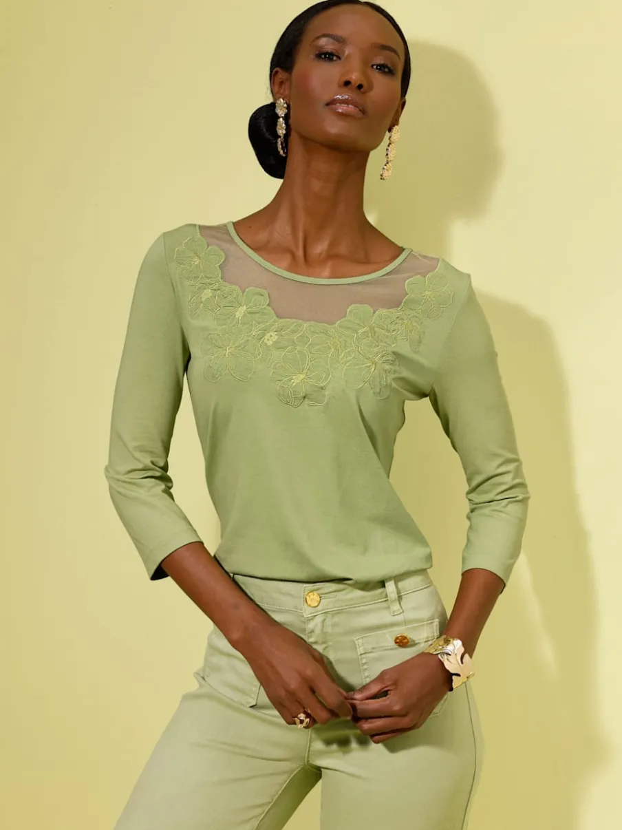 T-shirts à manches trois quarts avec broderie florale élégante