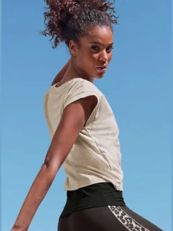 T-shirt technique à mancherons larges avec débardeur en dessous