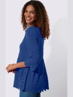 Tunique en dentelle avec col V et manches 3/4 ajourées