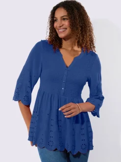 Tunique en dentelle avec col V et manches 3/4 ajourées
