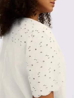 Tunique motif ajouré délicat