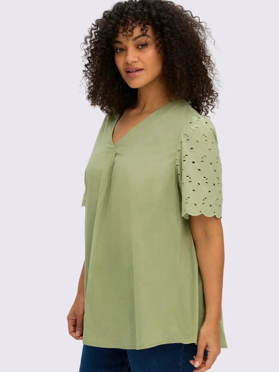 Tunique motif ajouré délicat