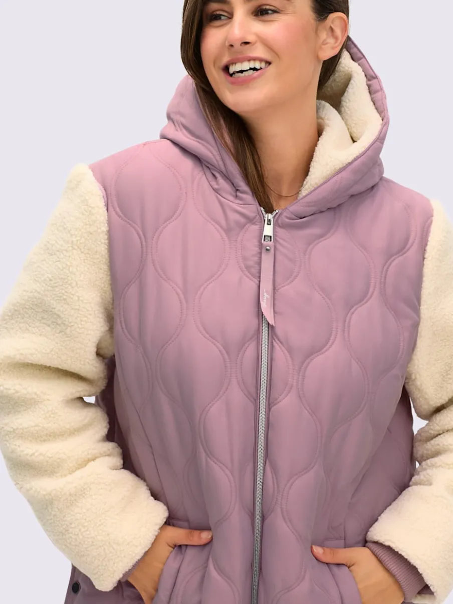 Veste à capuche le motif piqué revisité